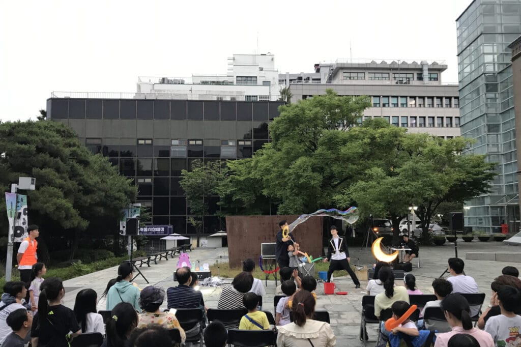 2025 서울 문화의 밤, 문화로 야금야금 - 금요일 밤이 기다려지는 이유! 1 2025 서울 문화의 밤, 문화로 야금야금 - 금요일 밤이 기다려지는 이유!